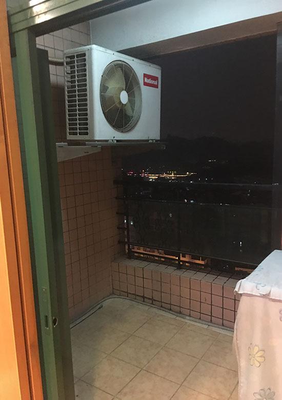 旧房翻新改造前 — 阳台