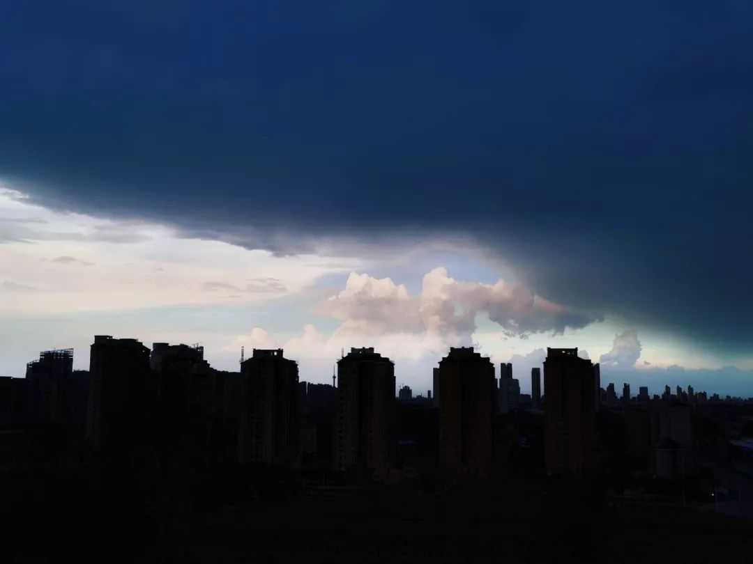 預警今夜雷雨來襲局地伴有短時強降雨雷暴大風