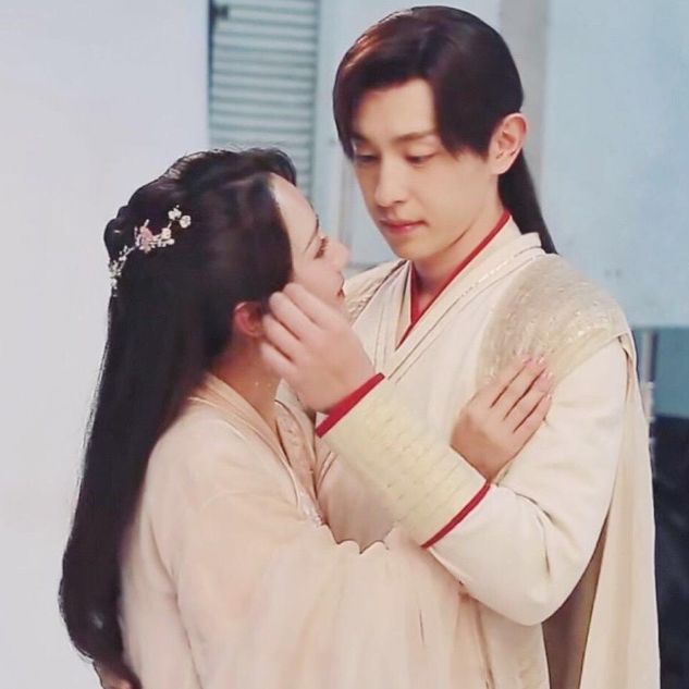 原创杨紫否认自己带火邓伦和李现:这不公平,火是因为他们一直在努力