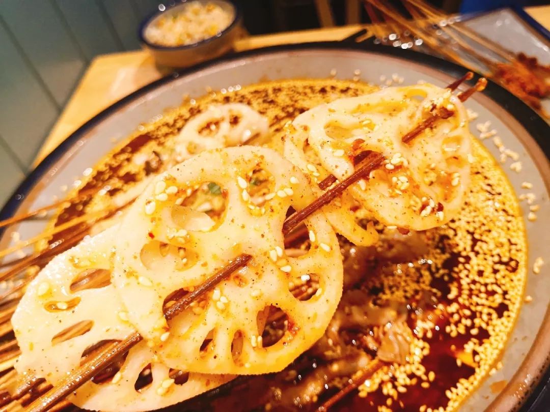 正宗好味道~仅59元抢钵匠翁记钵钵鸡双人餐,钵钵鸡荤素不限60串 凉拌