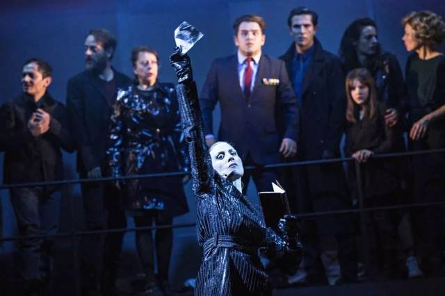 欧仁·尤奈斯库,阿尔贝·加缪的作品有独到见解,皮兰德娄,布莱希特