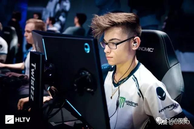 你关注他的发型他只关注你的头北美发型总监twistzz