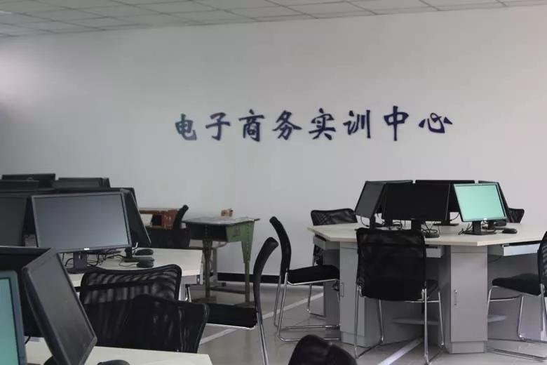 你了解你的专业吗||电子商务持续火爆,上万亿的经济市场急需人才400万
