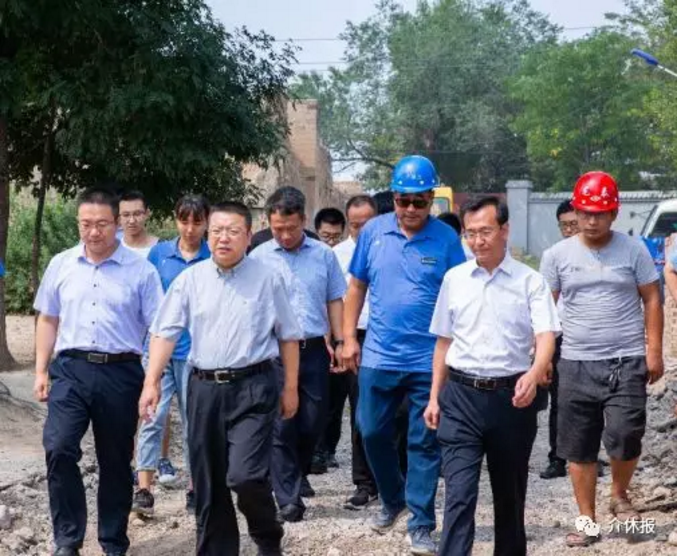 (来源:介休市人民政府) 在北庄村,南庄村,张壁新村,张鹏一行边走边看