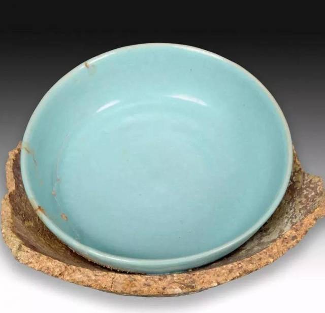 你不知道的"仿汝釉"与 "汝窑" 之间的差异_釉色