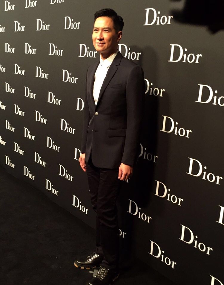 影帝张家辉终于高调,5套西装演绎"型男"魅力,51岁帅到飞起!