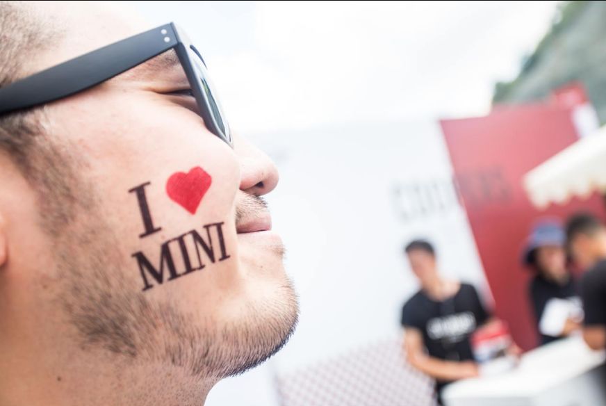 【回顾·MINI赛道嘉年华】这帮人聚在一起，除了炸街还搞了什么事？_搜狐汽车_搜狐网