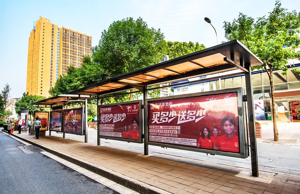 什么样的公交候车亭广告才能让消费者动心?_色彩