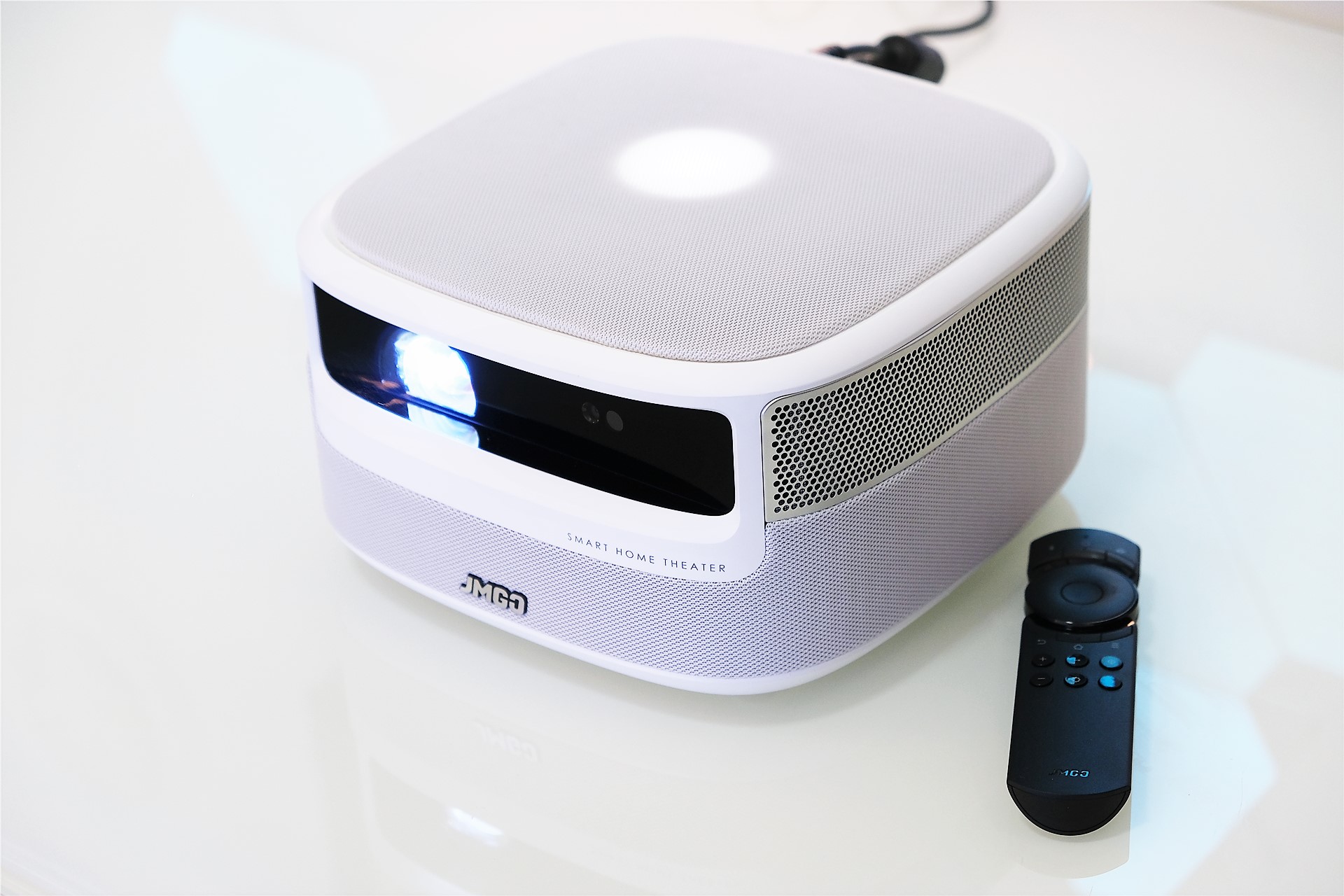 4000元价位心动体验:智能投影坚果j9图赏