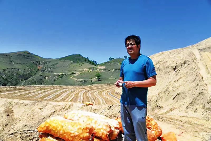 靖边刘喜平农机干部变身土专家