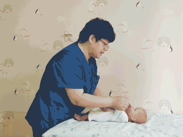 围巾征7. 俯卧位6. 拉坐姿和头竖立5. 持续手握拳4.