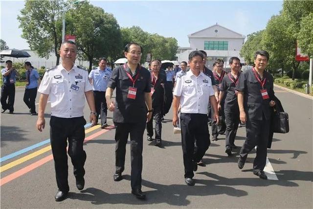 市中院领导到常州监狱调研