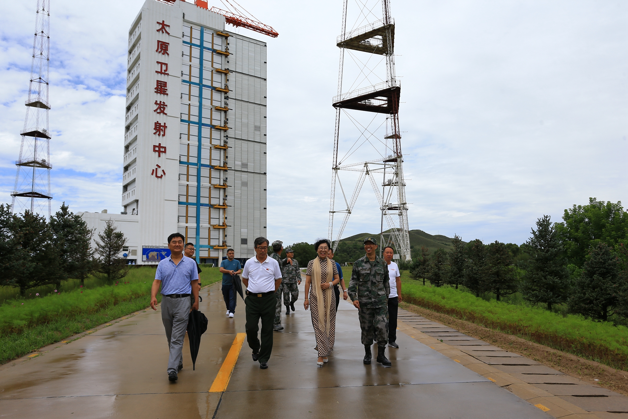 中管院联手最美兵妈妈八一前夕走进中国太原卫星