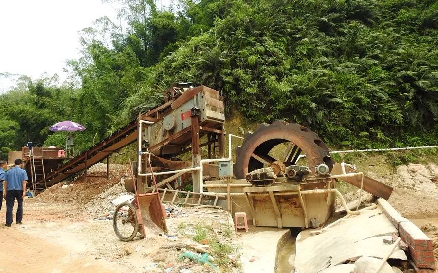 广宁县多部门联合执法严厉打击河道非法采砂行为