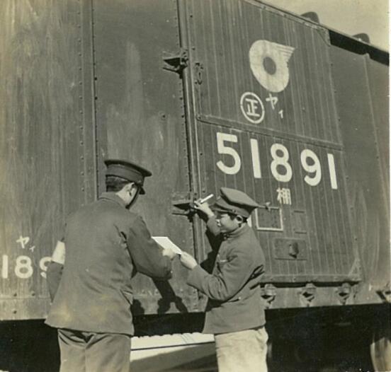 原创抗战剧搞错"满铁"标志?几张老照片说清满铁与华北交通的区别