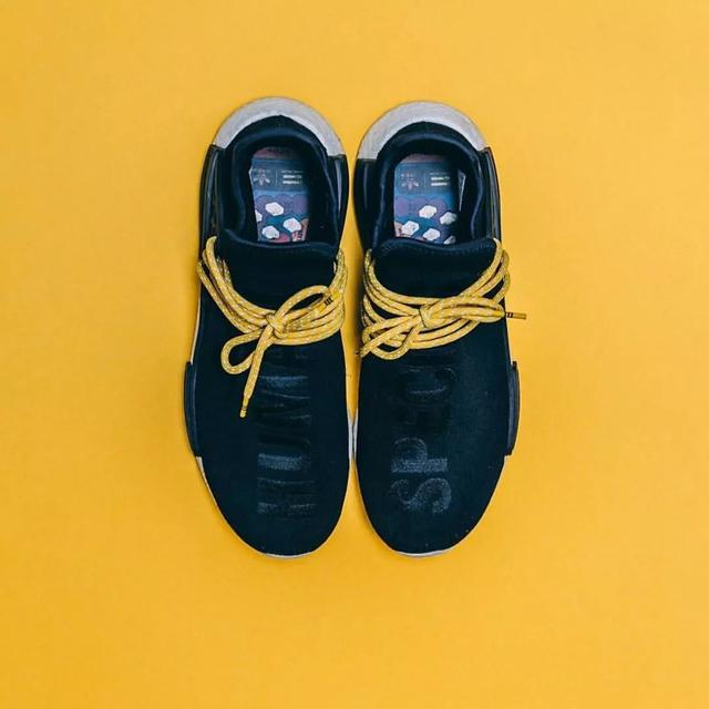 壁纸哥对球鞋很专一只穿一个鞋款你信不信