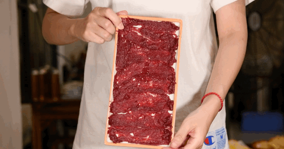 极致鲜嫩南海有家宵夜档开市就坐满带你一锅粥底涮掉整头牛送福利