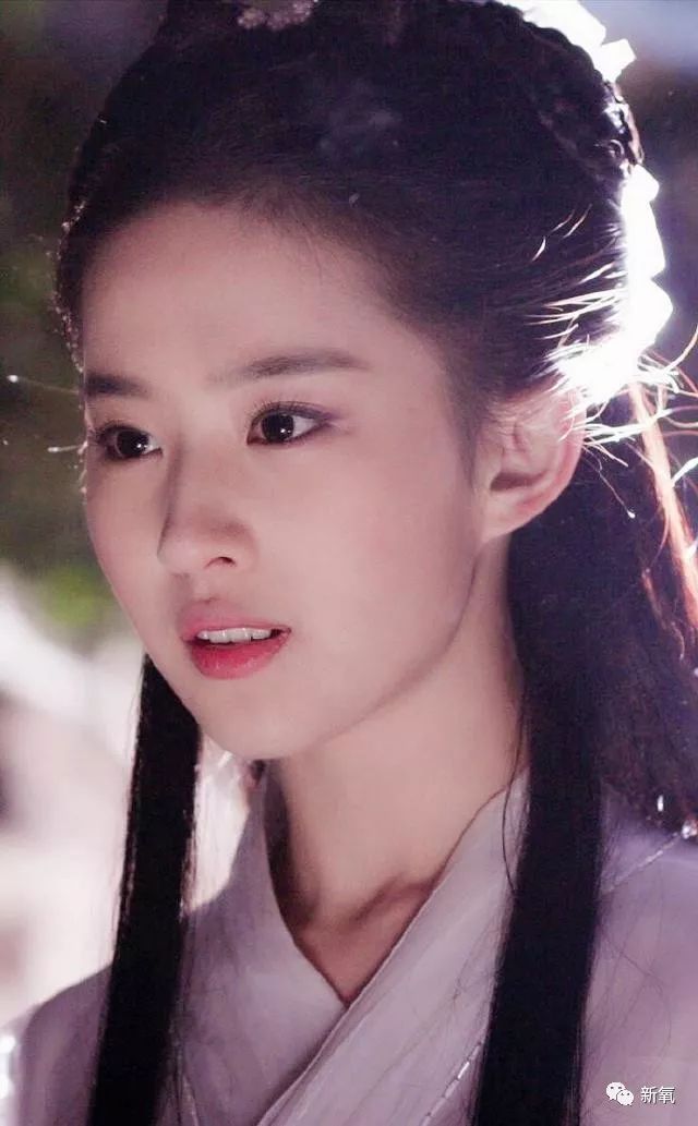 能挑战刘亦菲李若彤小龙女的女明星,只有她了吧!