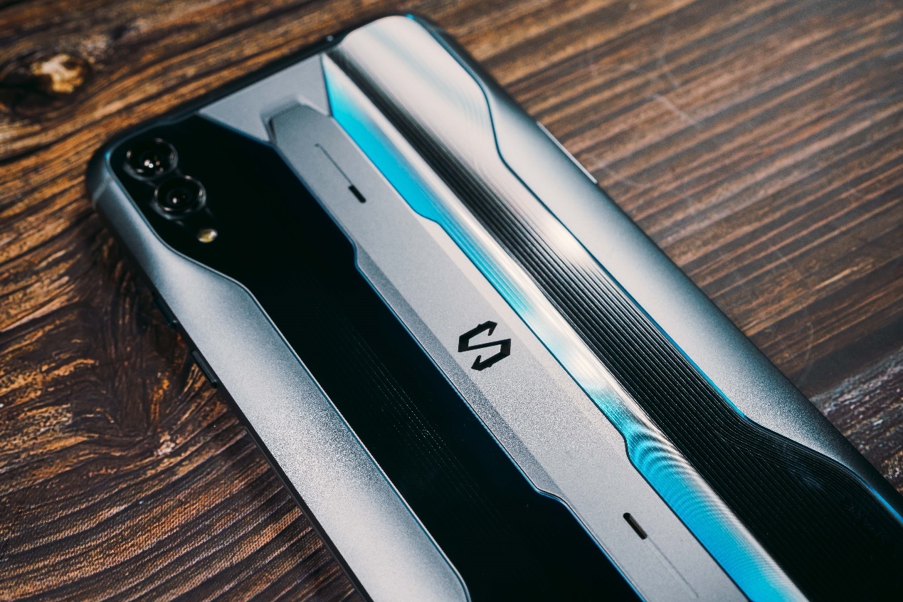 黑鲨2pro游戏手机评测吃鸡神器的再次进化