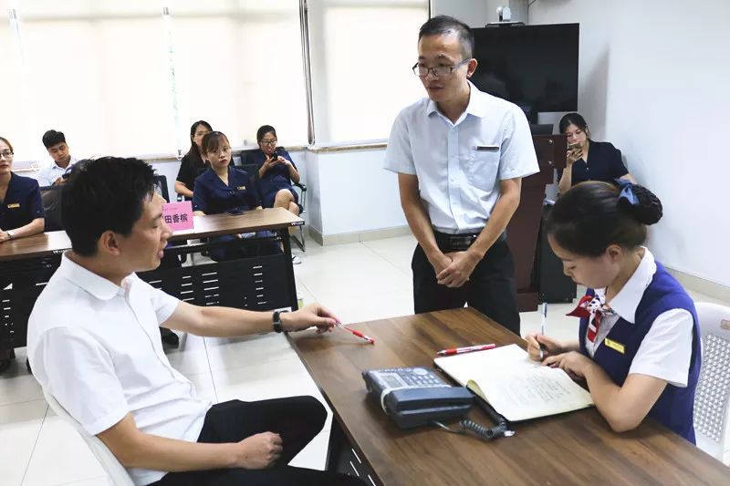 保利动态客服员工大比武争做业务排头兵