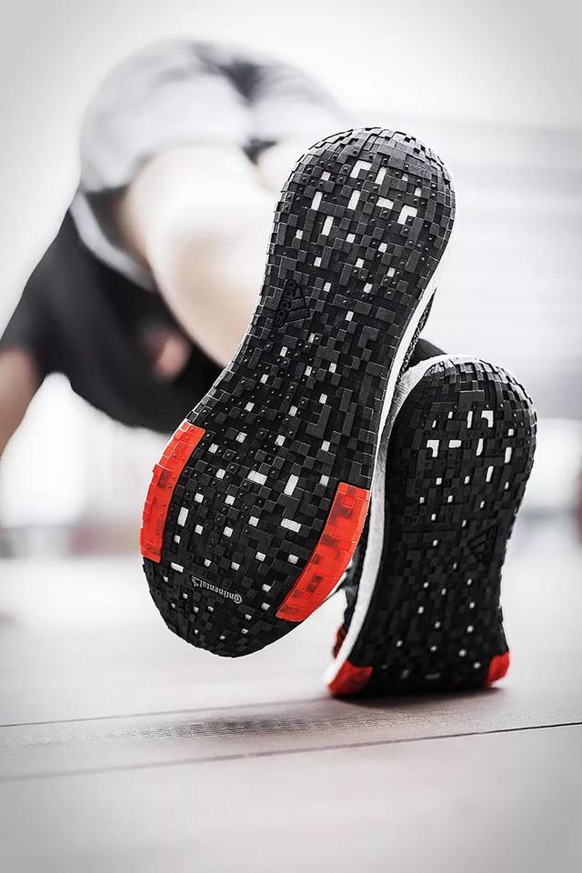 boost科技升级了这双首发鞋型堪称千元级别的新霸主