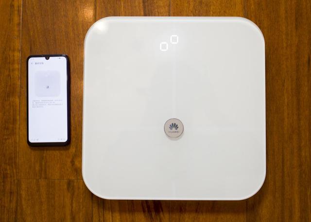 华为智能体脂秤wifi版评测17项身体指标一分钟了解