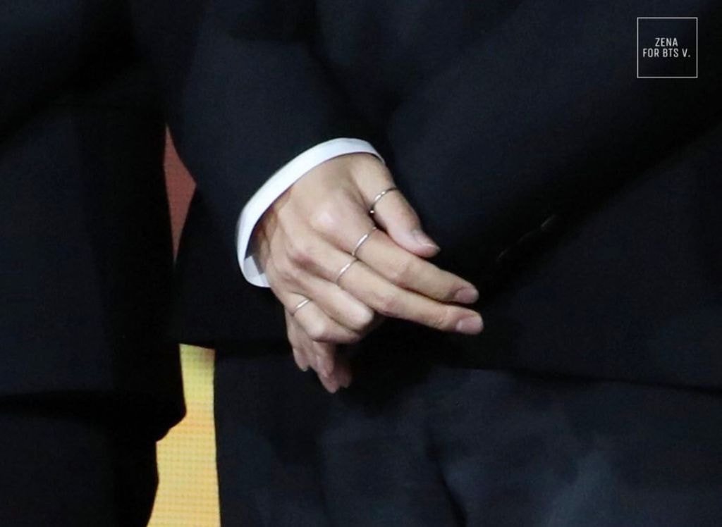 金泰亨的小手手那些令人心动的手部特写们上帝制造我们泰亨的时候手