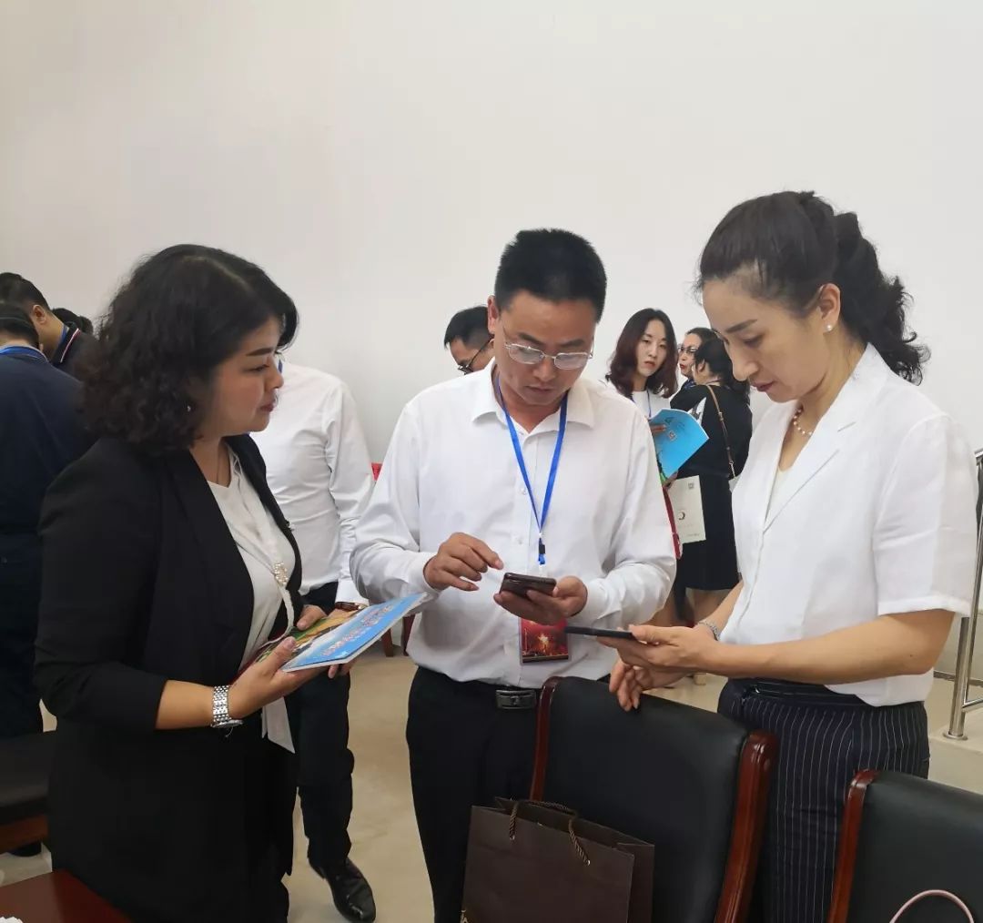 吴海芬带队赴楚雄参加火把节招商引资推介会