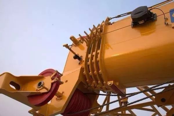 徐工qy70kc吊车--五节48m主臂 16m副臂