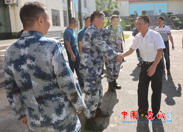 连城县领导走访慰问驻莲,驻训部队官兵