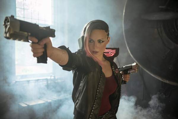 友情提示:支持键盘左右键 翻页  早前赛博朋克版希里cos