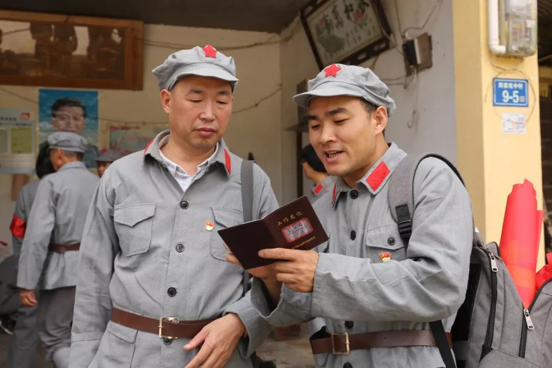 身穿红军装,重走红军路—泰顺县卫生健康局主题党日活动