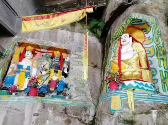 心痛千年佛像遭毁容式修复网友坑祖宗啊