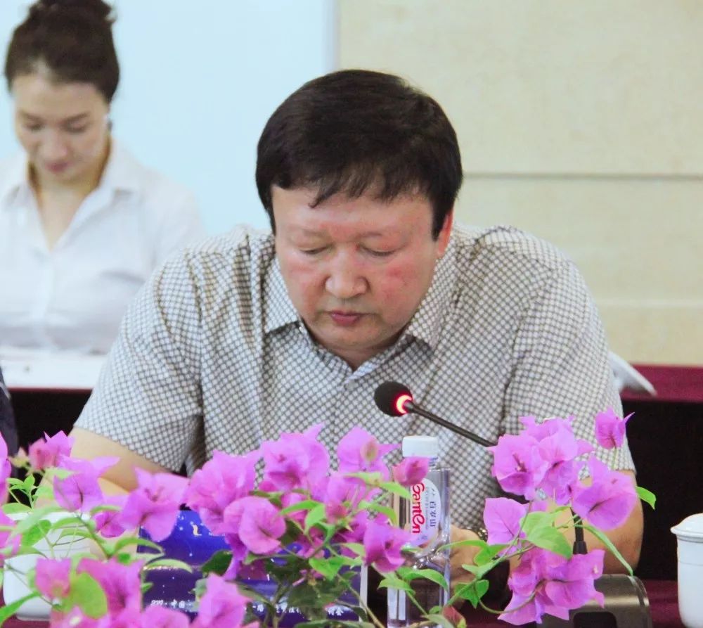 二连浩特市副市长,公安局局长朱日和在讲话中谈到,希望二连浩特分所