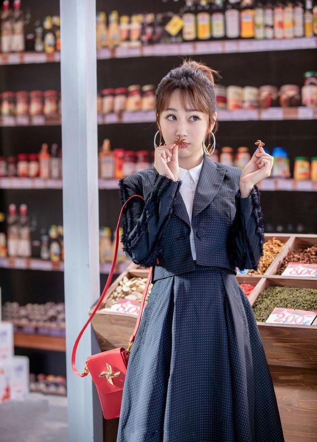 《中餐厅》对杨紫才是真爱!造型一套比一套美,佟年不是一level