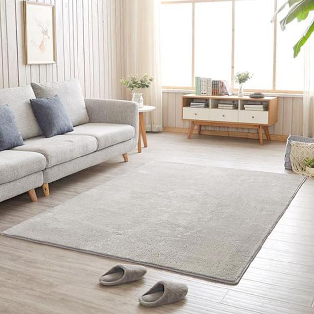 客厅要铺地毯吗?了解这几点再做决定,预防家里人感到反感