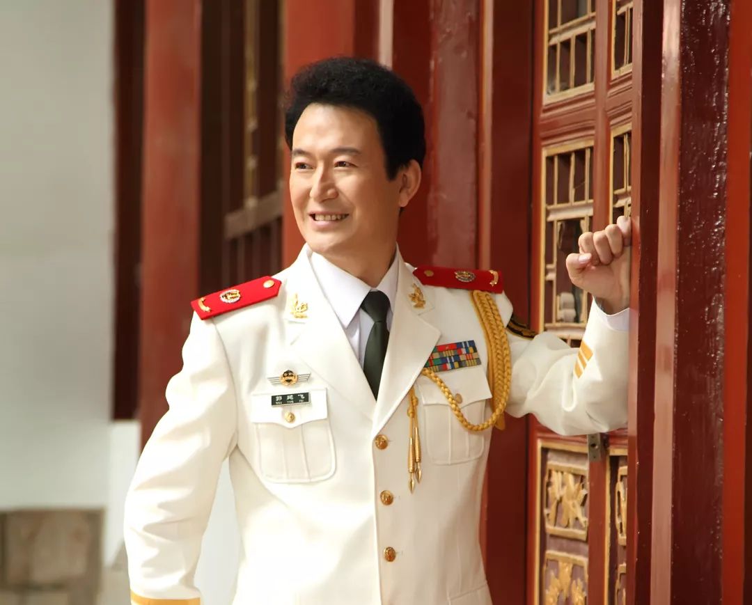 云南省著名男高音歌唱家;军旅歌唱家;国家一级演员;云南省青年艺术家