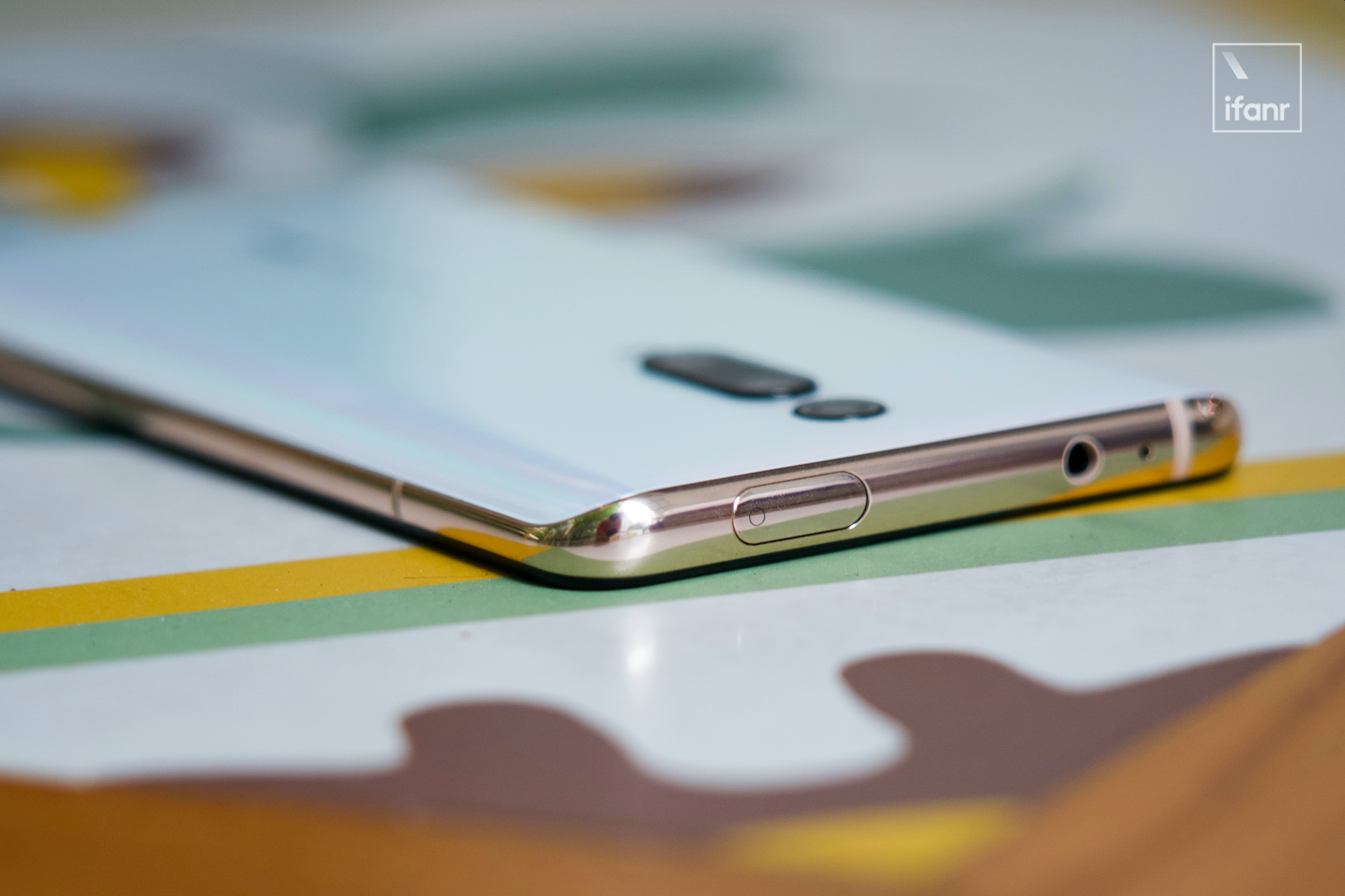 redmik20pro夏之蜜语图赏白金配色像是糖纸包住的手机