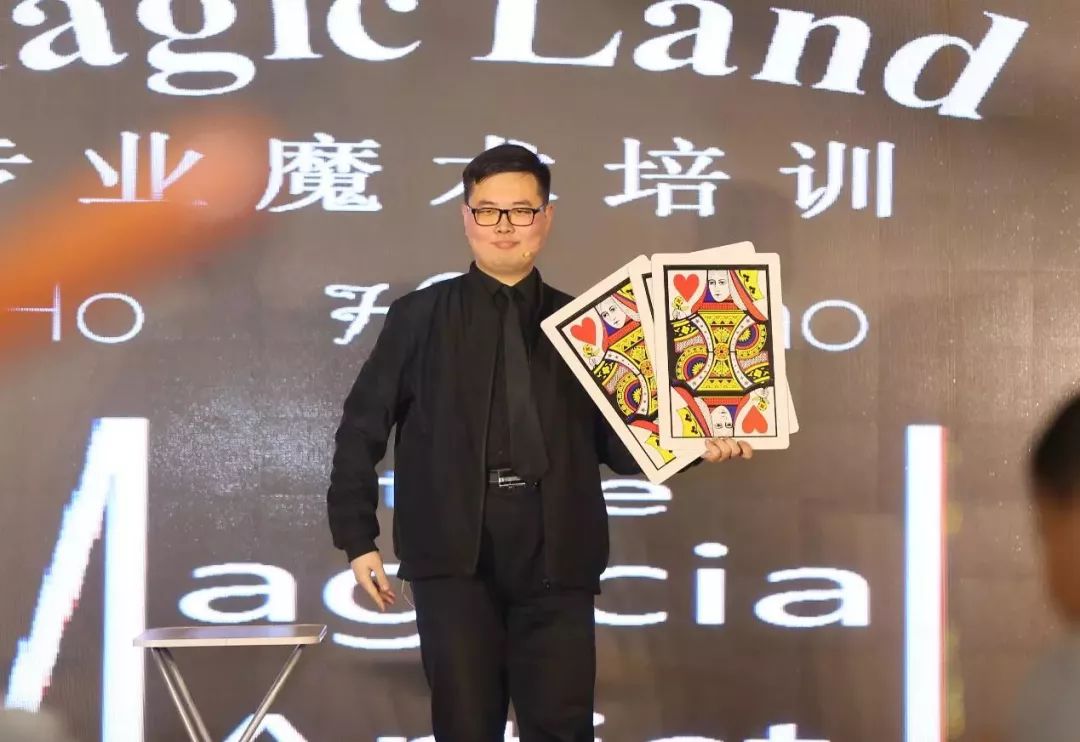 本周六,顺义这位"鬼手"80后,在恒华影城专场演出_魔术