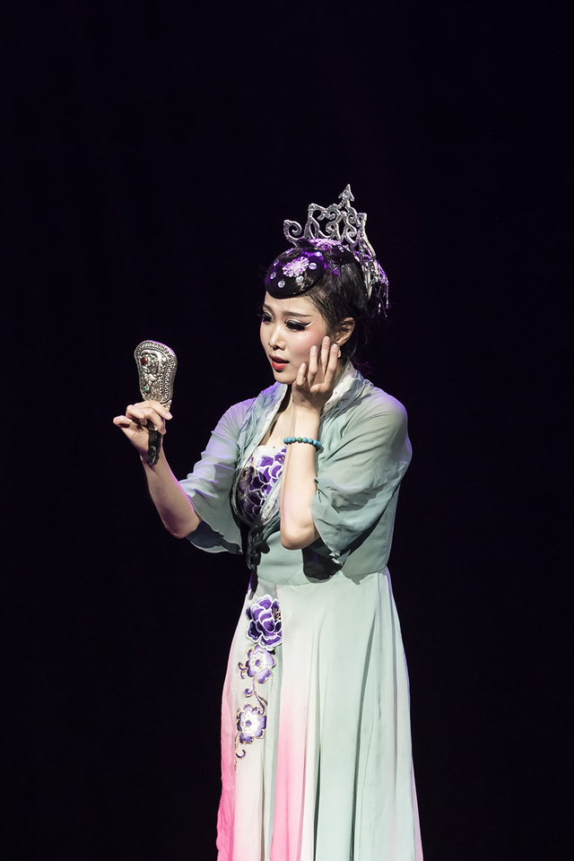 舞蹈点绛唇