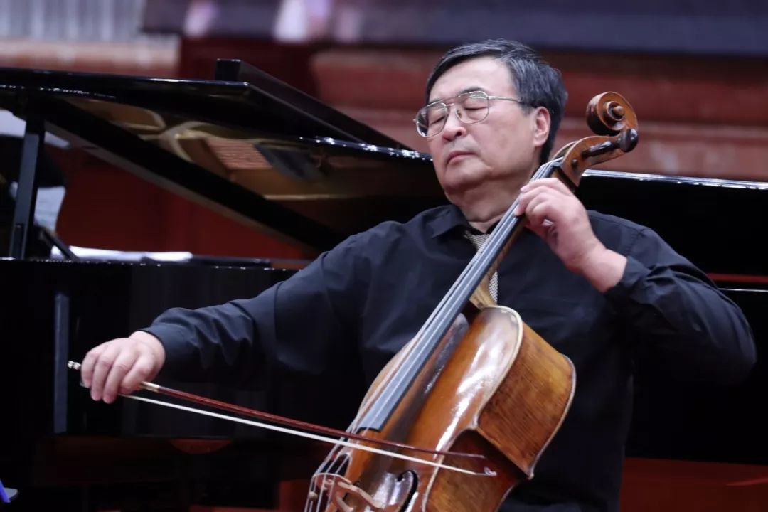 天津交响乐团大提琴手图片