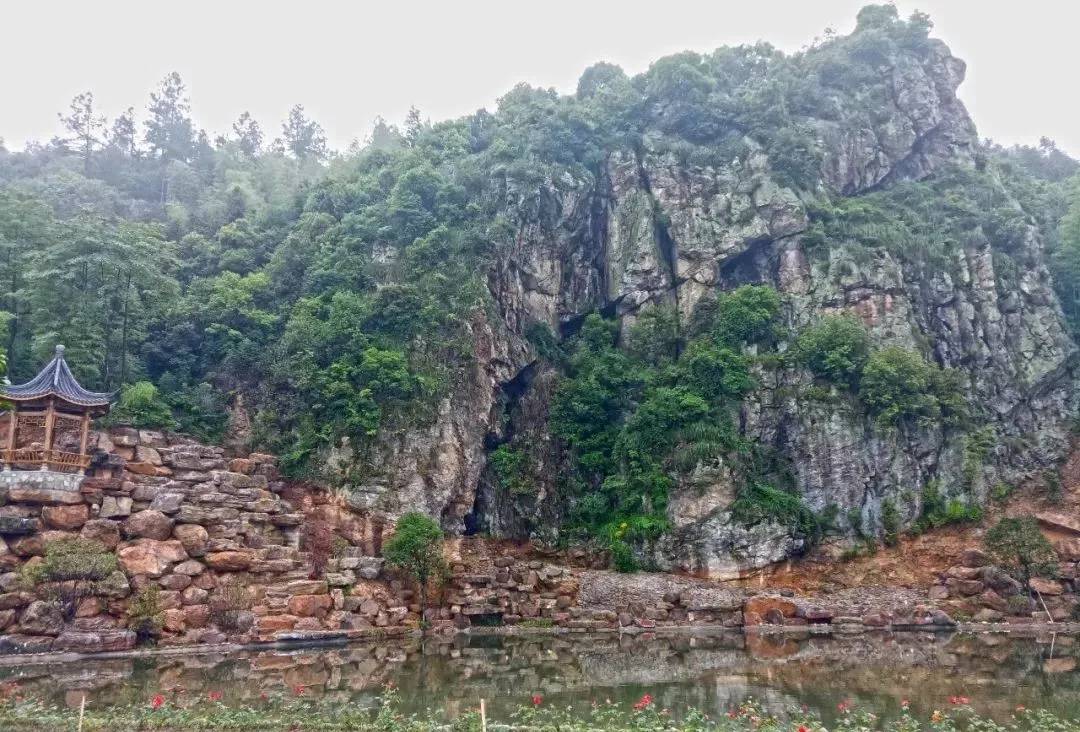 胥口镇崤山露营地是摄影爱好者的天堂被认为是拍摄星空的绝佳之地未来