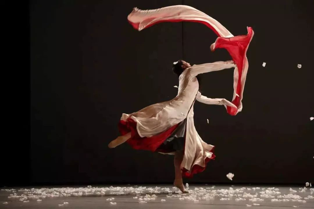 为了做嫦娥这个女人甘愿一生痴狂