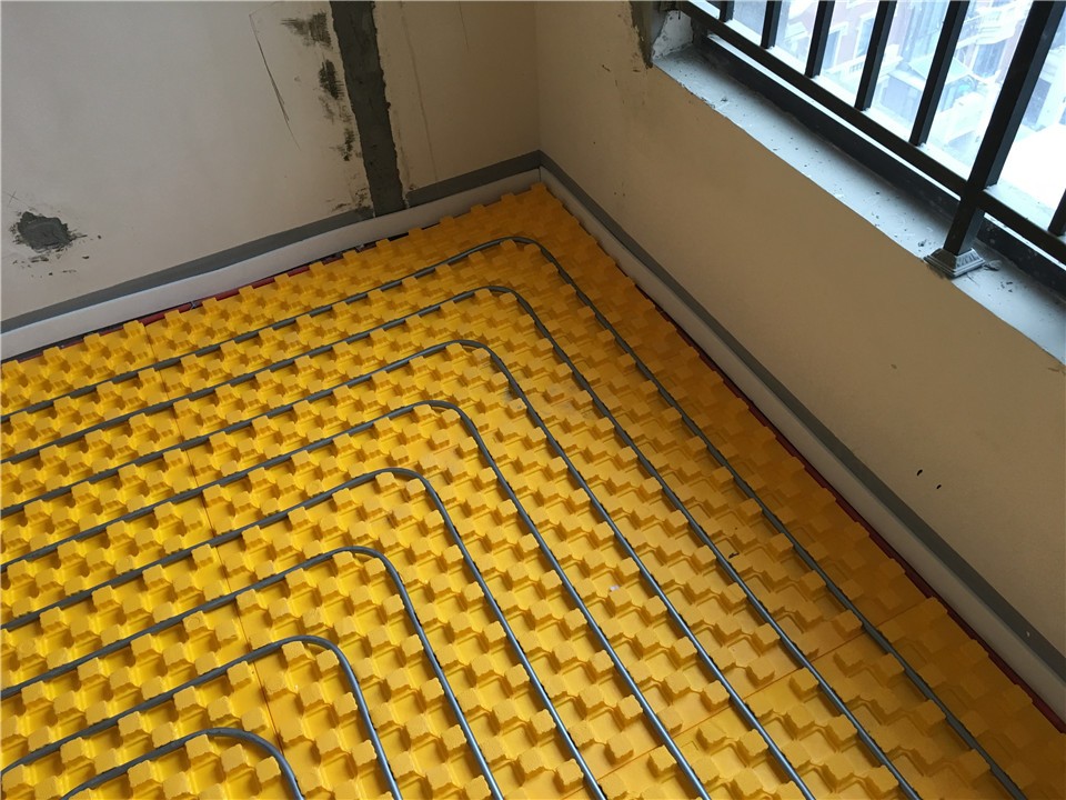 可挑剔细节展示:周围环境方案配置:绿羽地暖模块 保利地暖管采暖面积