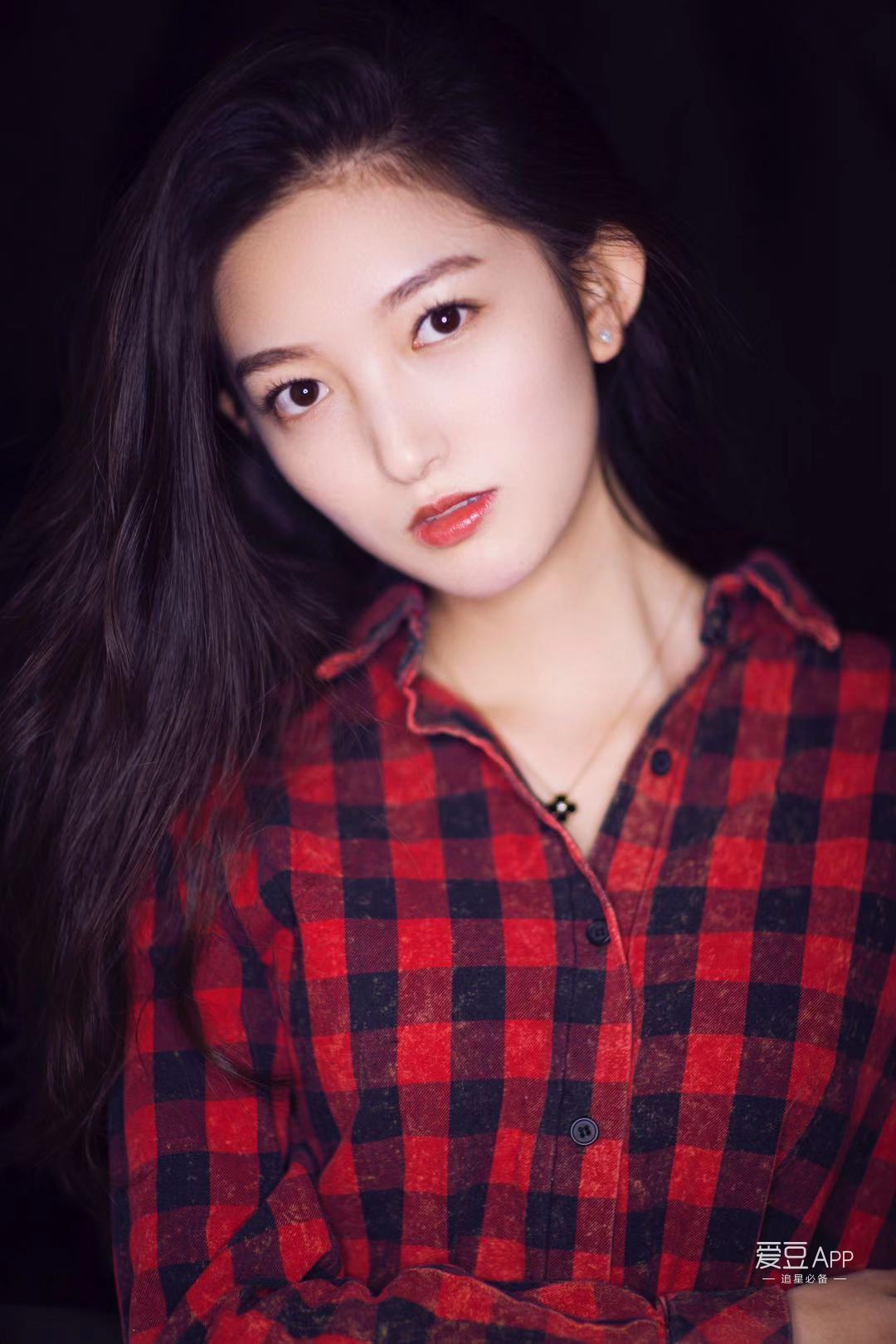 [消息]张晗《七月与安生》"巧遇"梁靖康 公园写生大表爱意引网友热议