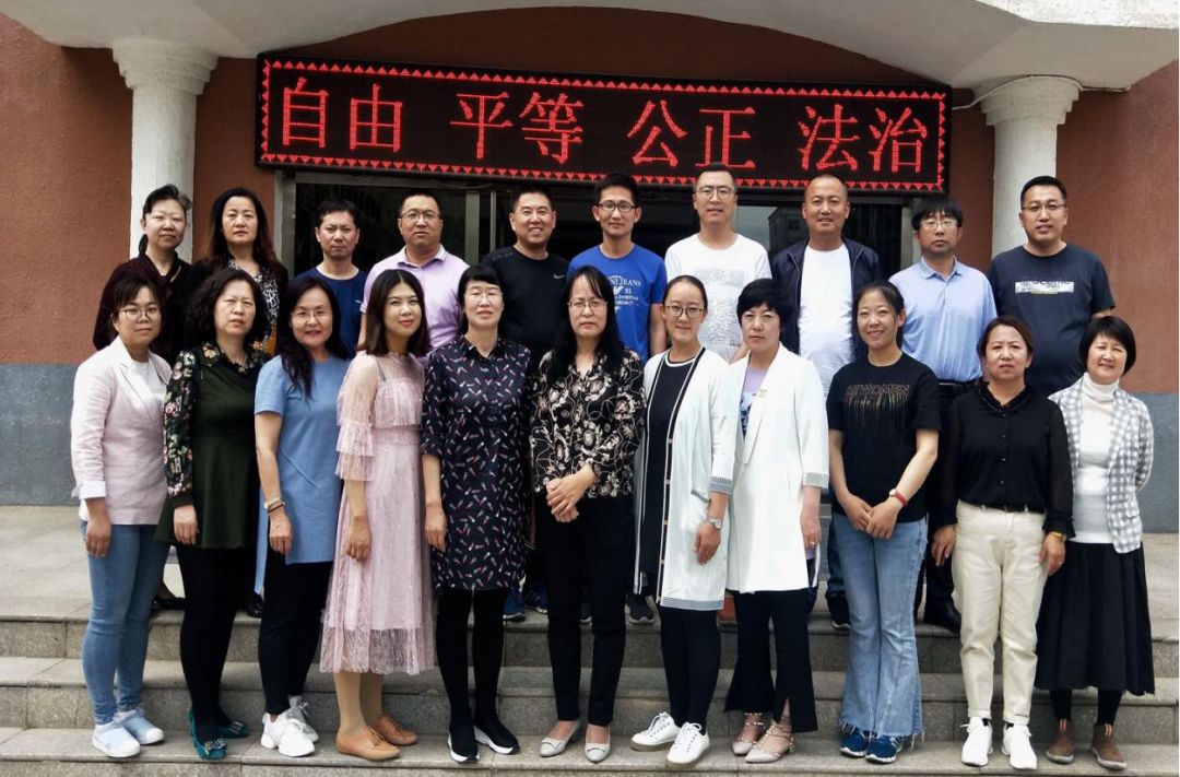 一份执着求进步一腔爱心写春秋鄂尔多斯市优秀教师候选