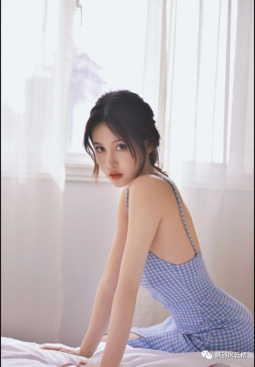 转发了正能量微博卢*伟的微博突然"活了"然后清明节的时候就经常有