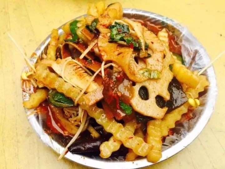 各类美食在乐山是应有尽有真的让人很难做选择呀!