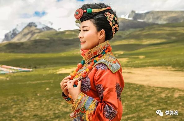 今日头条必须留给她!_达娃