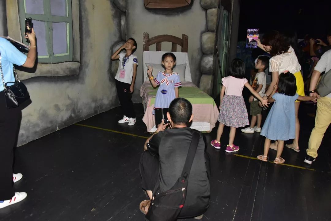 体验日回顾7月绿色暑假剧场体验日精彩不断探索神秘的舞台体验人偶剧